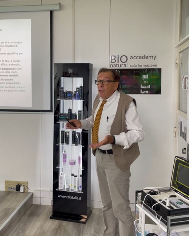 Carlo Soglia Rebitalia tiene corso di tricologia capelli